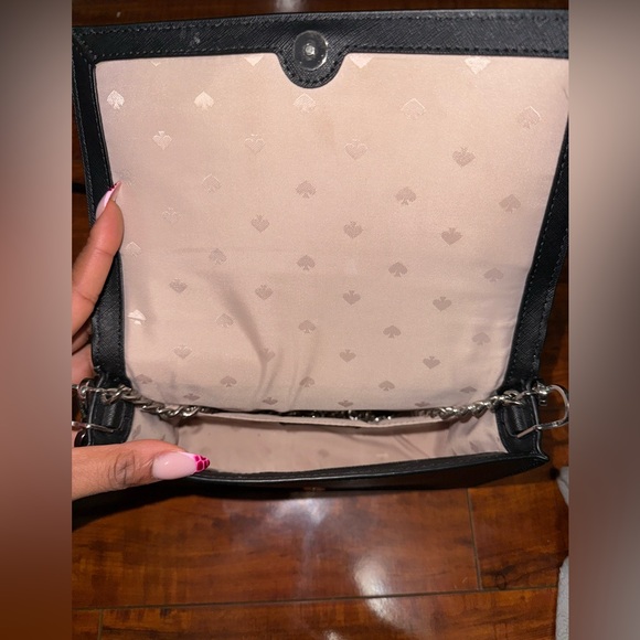Kate spade cross over body bag. fits slim wallets, makeup , phone , and more!! - Picture 4 of 4